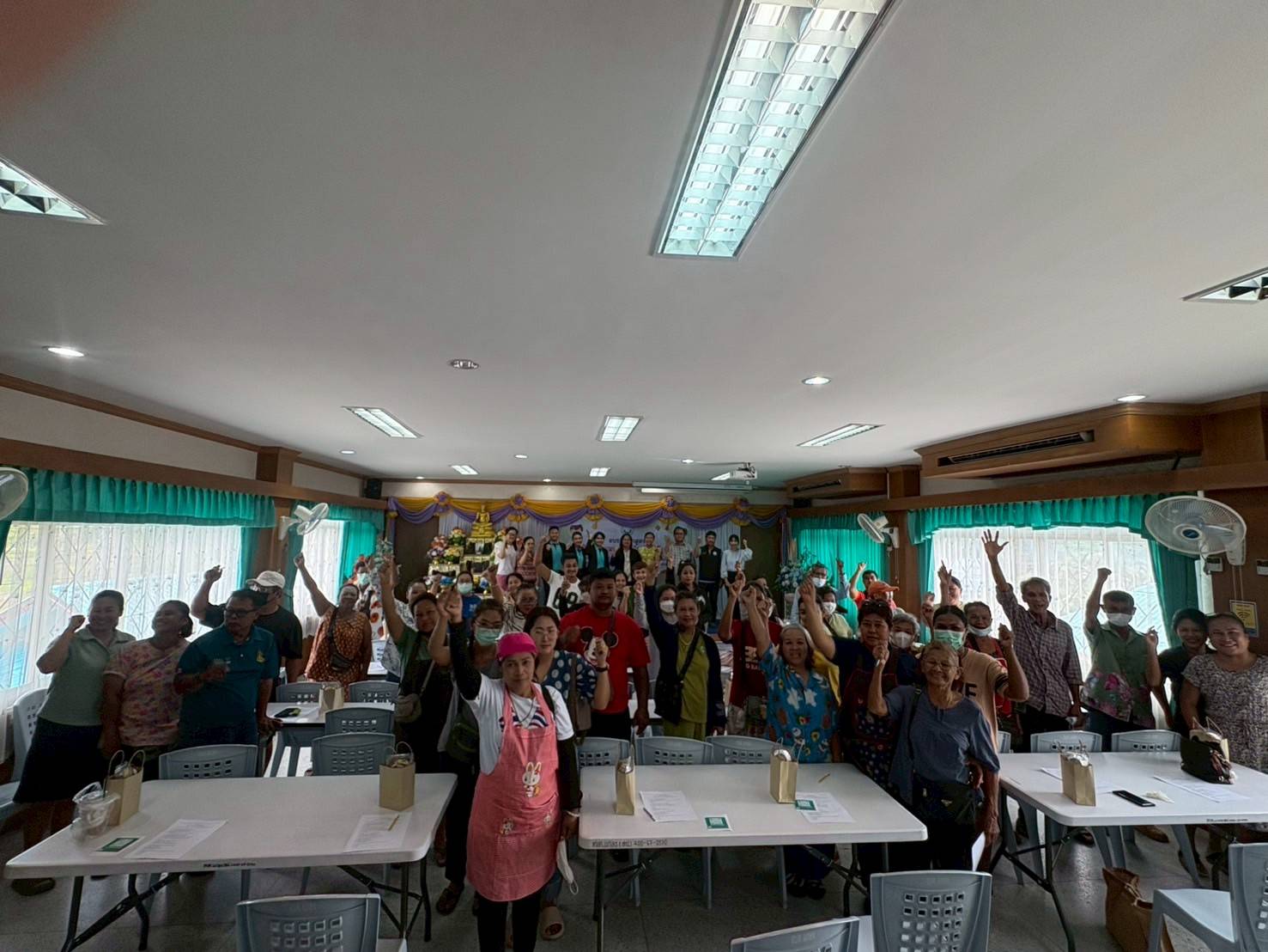 จัดอบรมหลักสูตรสุขาภิบาลอาหารสำหรับผู้สัมผัสอาหาร ตามโครงการพัฒนาคุณภาพอนามัยสิ่งแวดล้อม ปีงบประมาณ พ.ศ. 2568