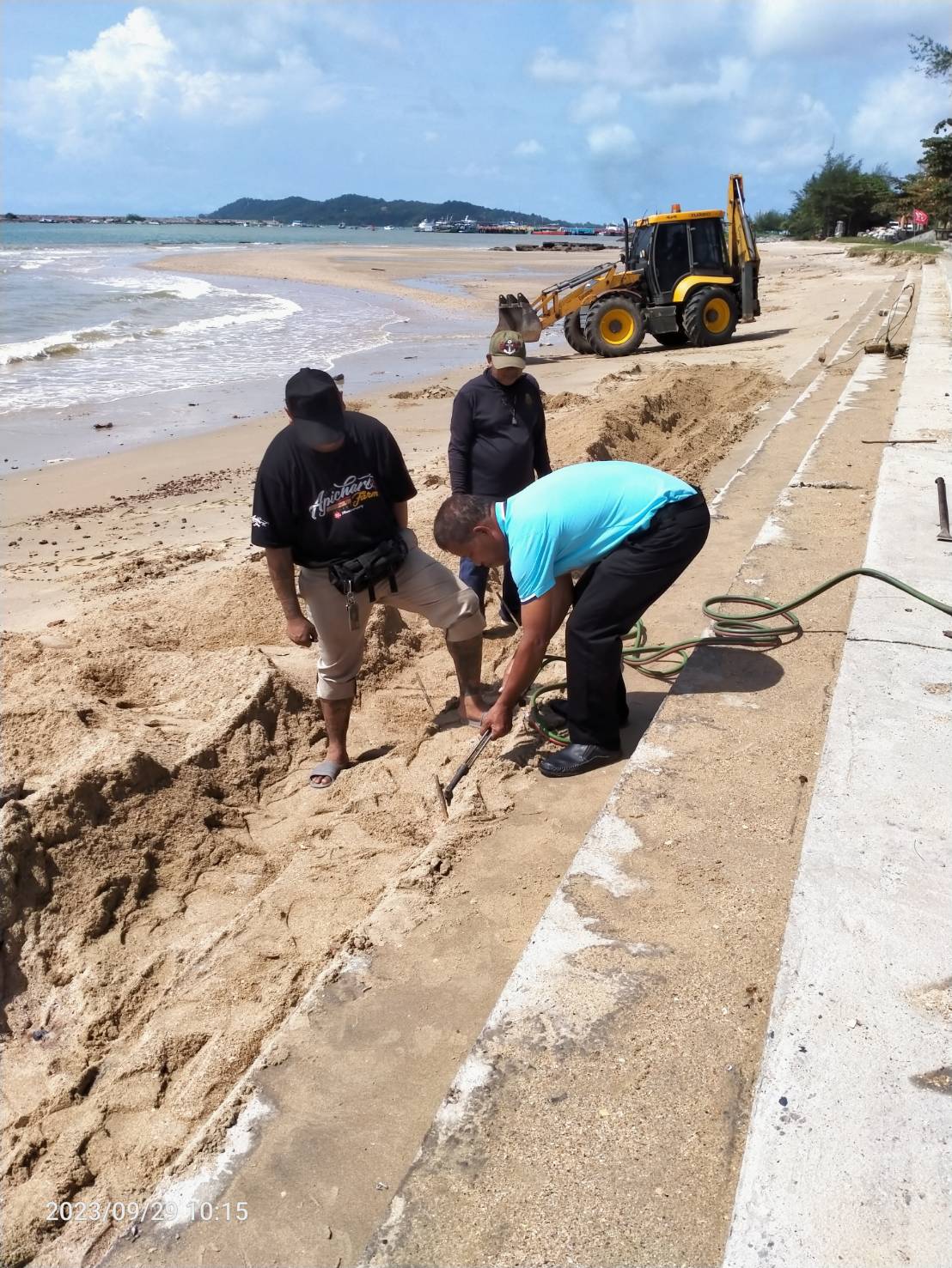 กำจัดเศษวัตถุอันตราย สิ่งของมีคม ออกจากบริเวณชายหาดสวนสน ตั้งแต่หน้าเอสแลนด์ ถึง ไพทร์บีช  หมูที่ 1